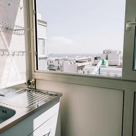 - With Sea View - باري