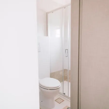 - With Sea View - باري